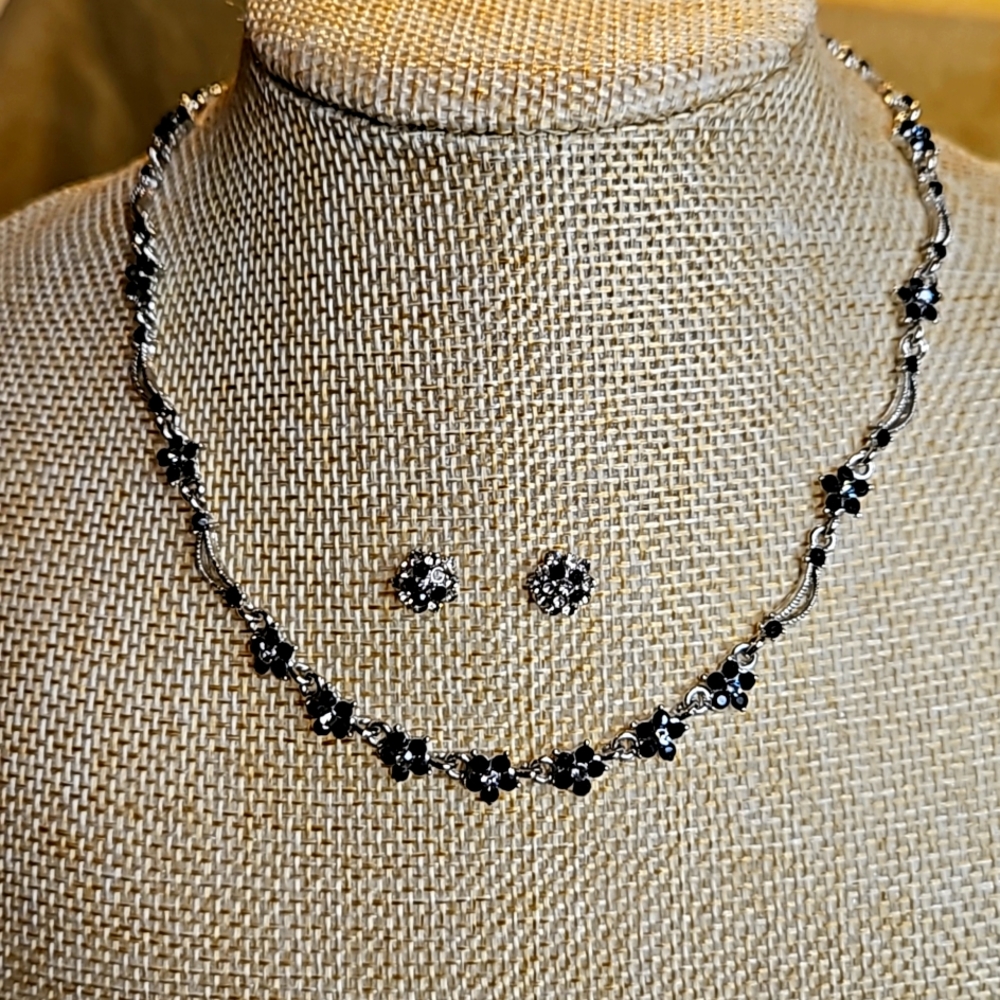 Vintage Silver Tone Black Flower Rhinestone 15" Choker & Stud Earring Set - Picture 2 of 8